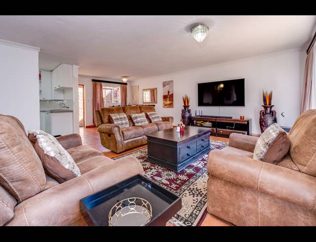 3 BEDROOM DUPLEX FOR SALE IN BROMHOF